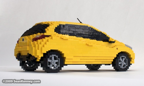 LEGO Mazda2 Mazda car sculpture LEGO artist Sean Kenney : Art with LEGO bricks